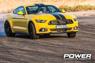 Ford Mustang Fastback GT 5.0L V8 421PS
